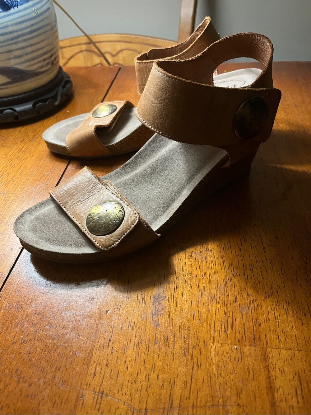 Blowout special -- 2 pairs of gorgeous "Carousel" Taos sandals for one price! - Picture 8 of 8